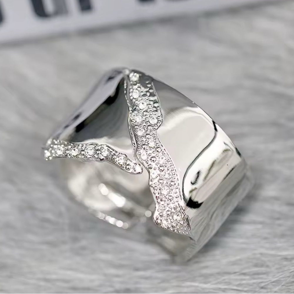 NEW Bracelet Pave Crystal Silver Hinged Bangle SB11